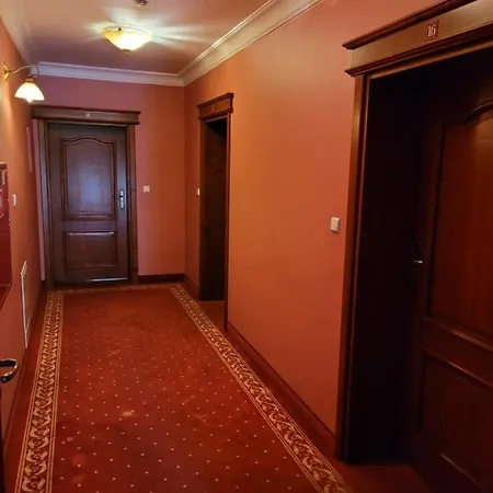 Leliwa Hotell 2*