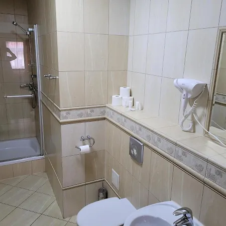 Leliwa Hotell 2*