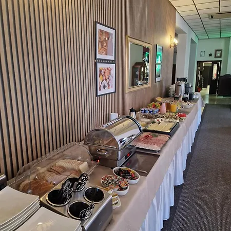 Leliwa Hotel 2*